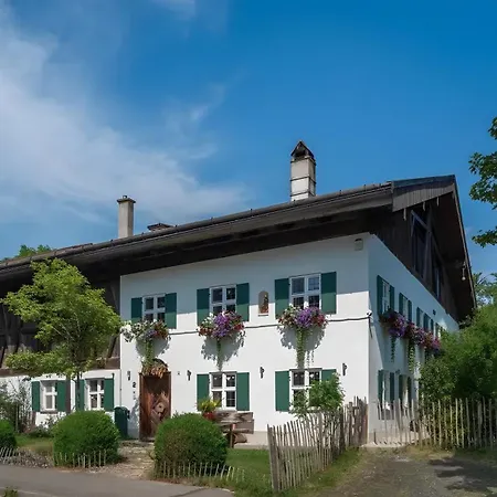 Apartment 5 Sterne Penthouse-loft Gut Stohrerhof Bis 4 Personen Dießen am Ammersee